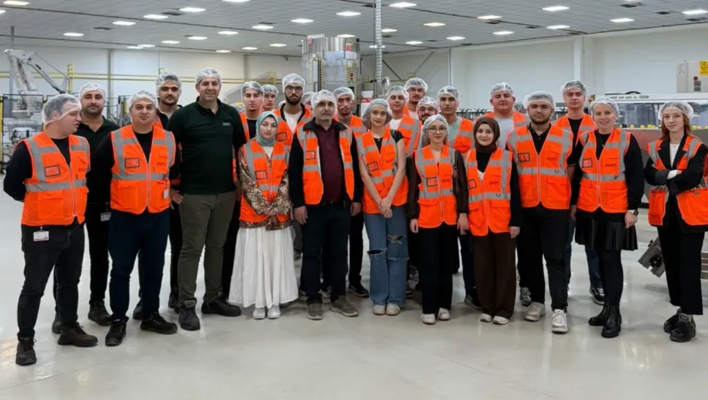 Öğrencilerimizle Birlikte Aves Grup Mersin Fabrikası İçerisinde Çektirdiğimiz Fotoğraflar, 2/2