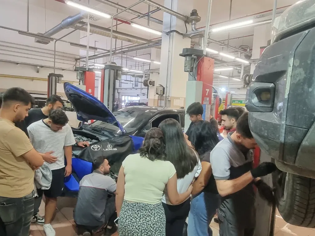 Photos related to the training, 3/5