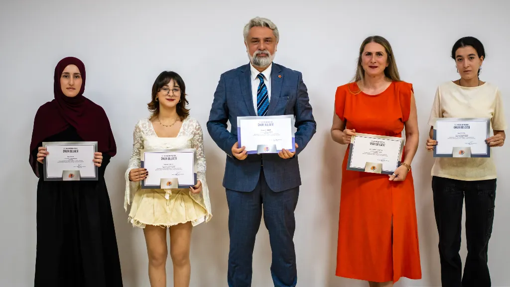 Honor and High Honor Certificates were presented to students who achieved academic success.