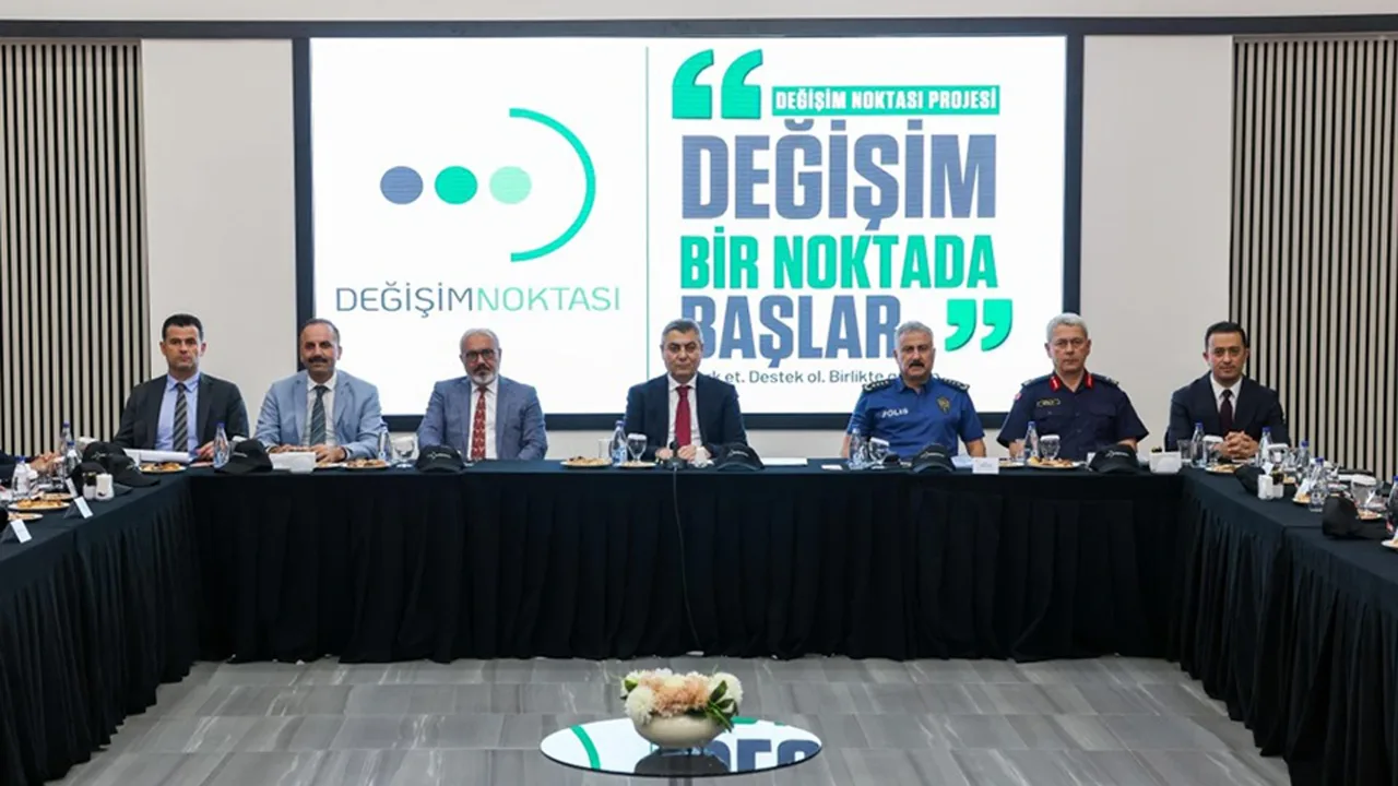 Üniversitemizin Paydaşları Arasında Olduğu “Değişim Noktası Projesi” Hayata Geçiyor