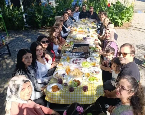 Picnic Event, 1/2