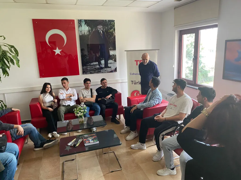 TRT Çukurova Bölge Müdürlüğü'nde Öğrencilerimizle Beraber Çektirdiğimiz Fotoğraflarımız, 5/5