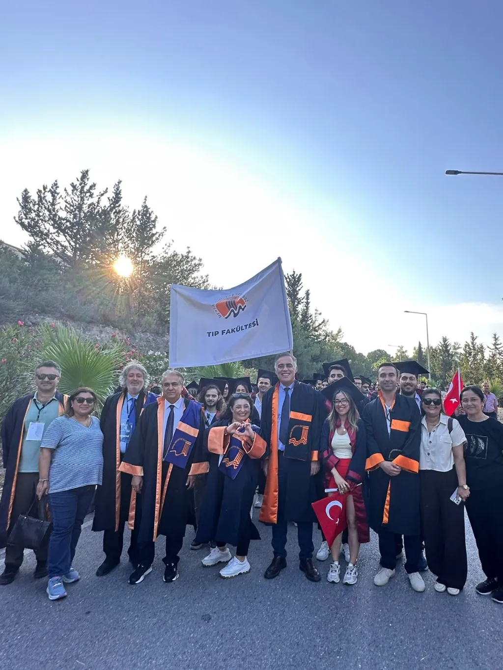 Tören öncesinde öğretim üyelerimiz ve mezunlarımız