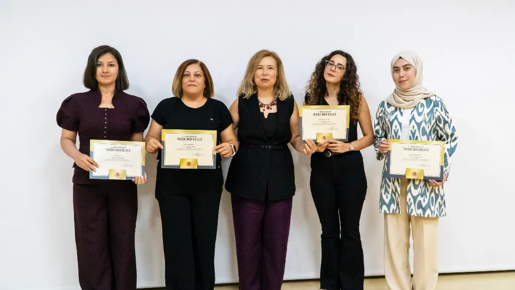 Honor and High Honor Certificates were presented to students who achieved academic success.