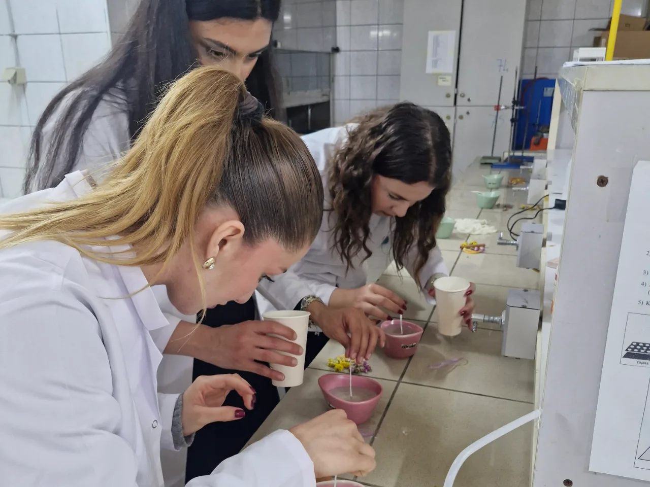 Bölümümüz Mezunu Sevda Erdoğan’ın Katılımıyla Mum Atölyesi Gerçekleştirildi