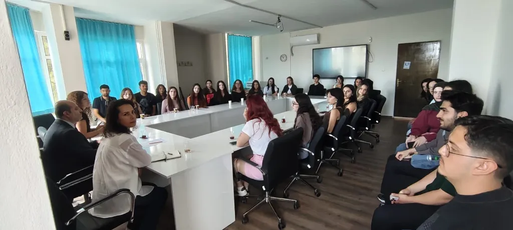 Student Representatives Meeting Held at the School of Foreign Languages, 1/2