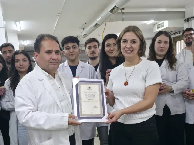 Bölümümüz Mezunu Sevda Erdoğan’ın Katılımıyla Mum Atölyesi Gerçekleştirildi
