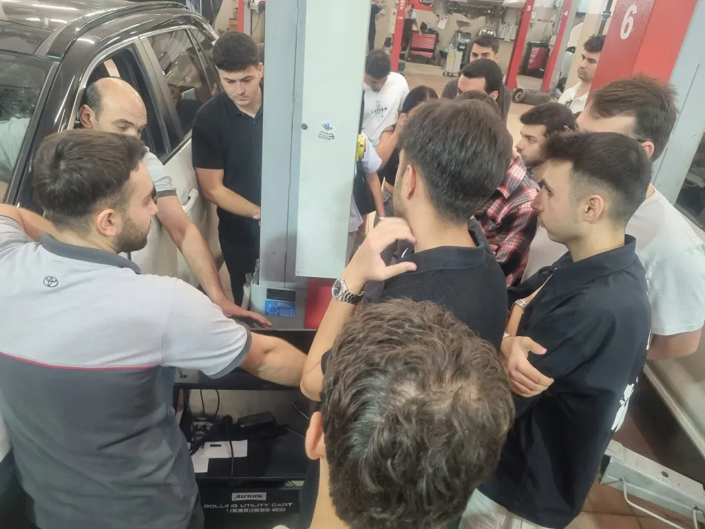 Photos related to the training, 4/5