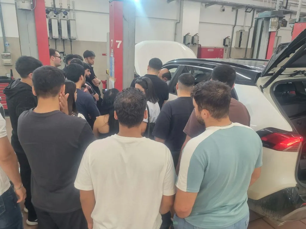 Photos related to the training, 3/5
